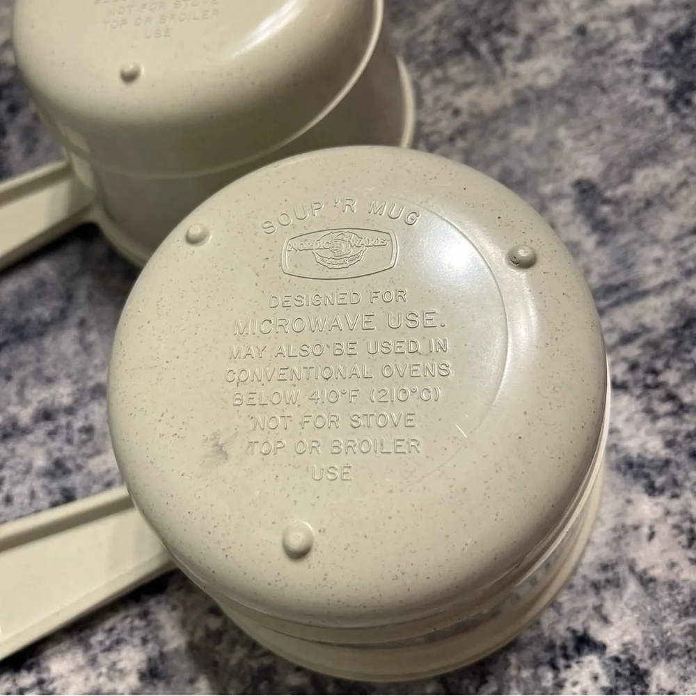 Vintage Set of 2 Nordic Ware Soup R’ Mugs with lids